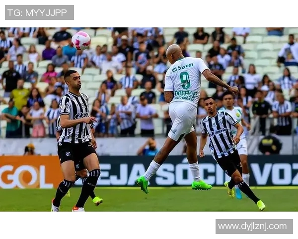 南美足球明星风采展示与精彩瞬间回顾，感受激情与荣耀的完美结合